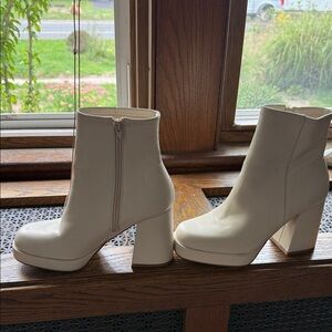 Steve Madden Cream Ankle Boots